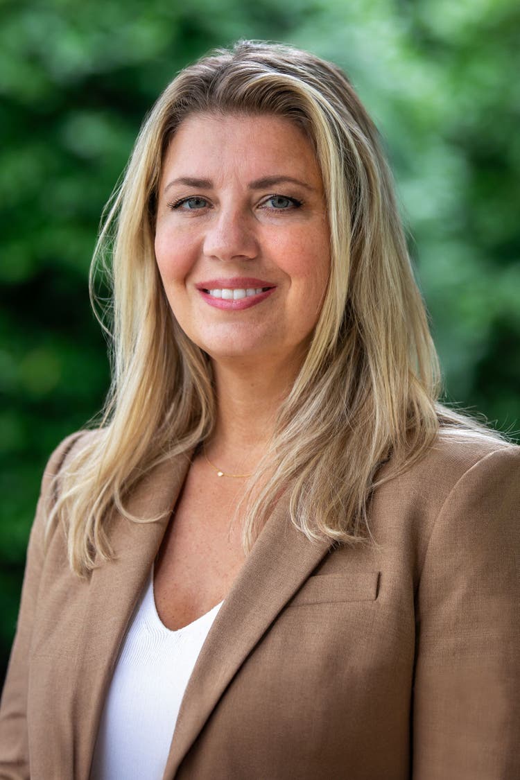 Kelly Roney Première vice-présidente des services d'entreprise